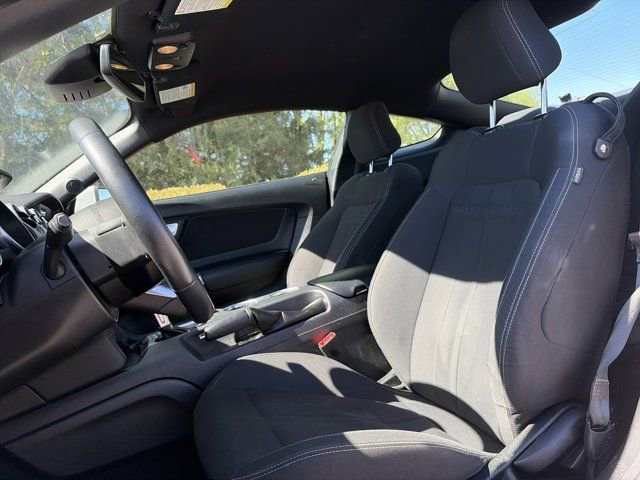 Used 2021 Ford Mustang Coupe image 9