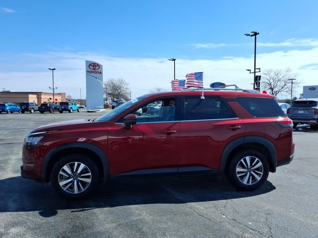 Used 2024 Nissan Pathfinder SL w/ Cargo Package image 7