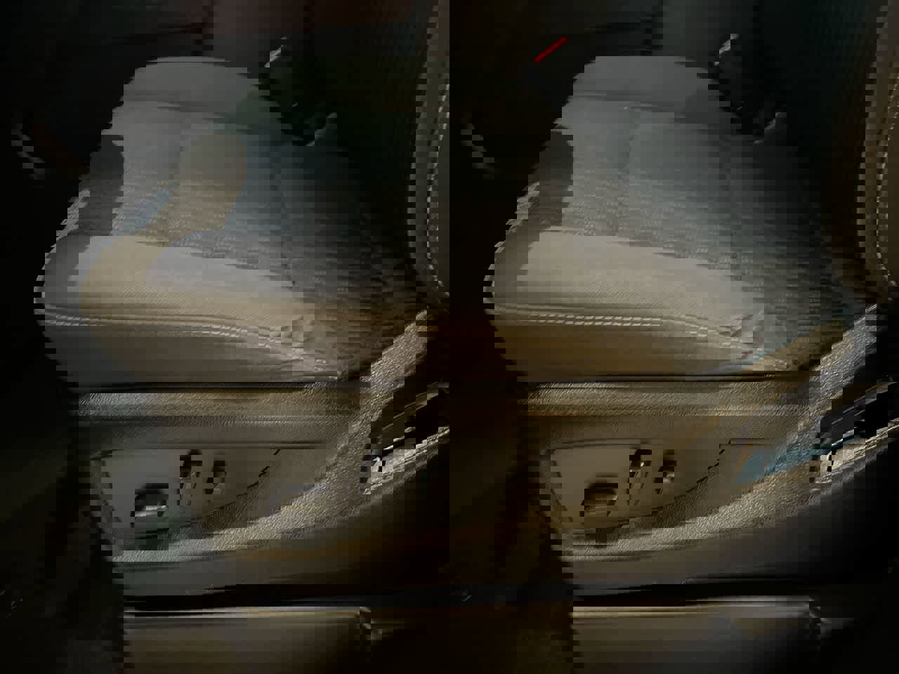 Used 2017 GMC Yukon SLE w/ SLE Value Package image 12