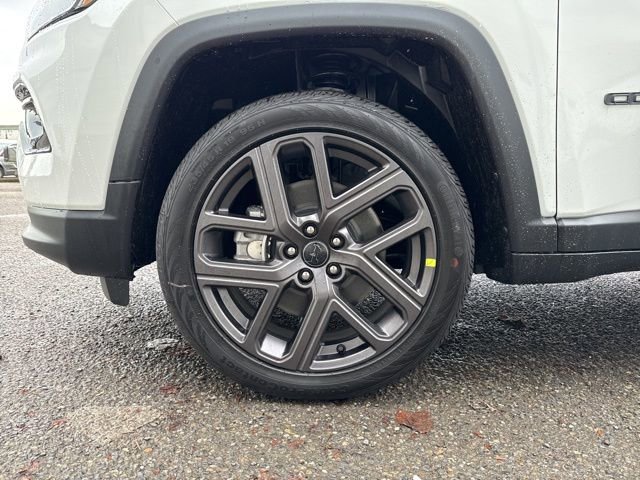 New 2026 Jeep Compass Limited image 9