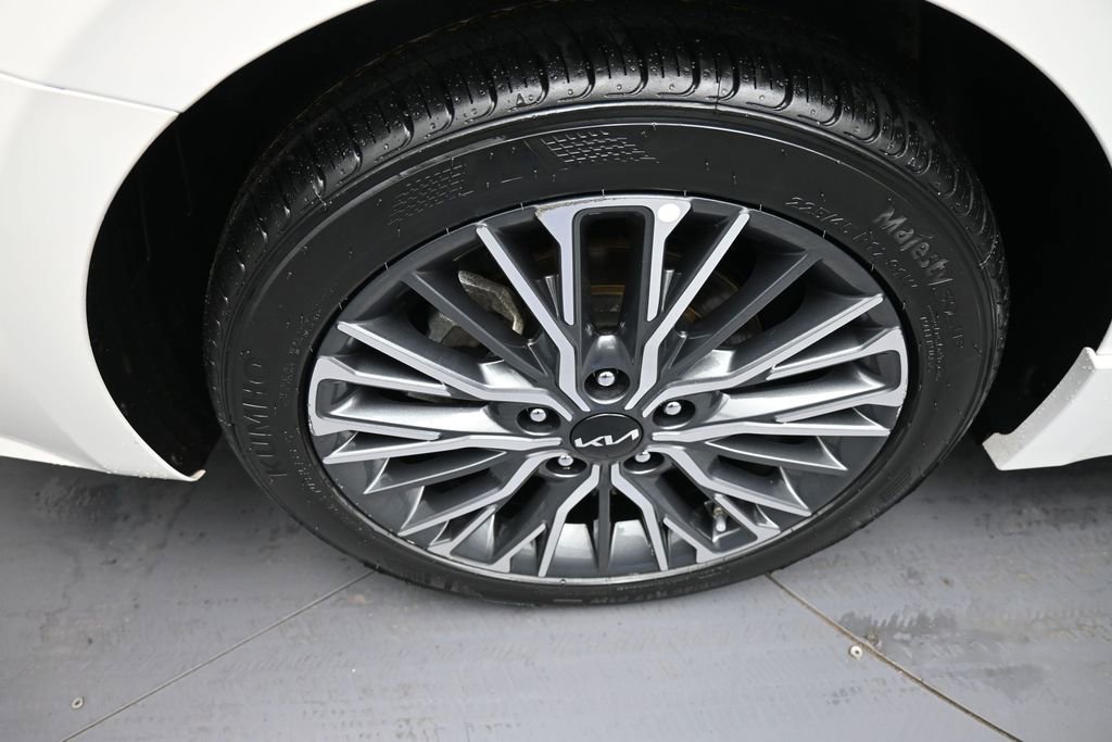 Certified 2024 Kia Forte GT-Line FWD image 12