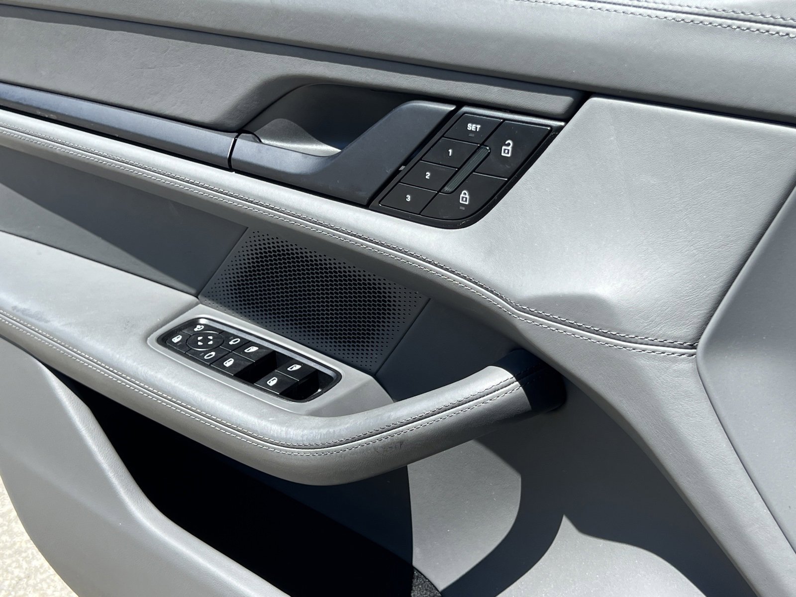 Certified 2022 Porsche Taycan 4S image 32