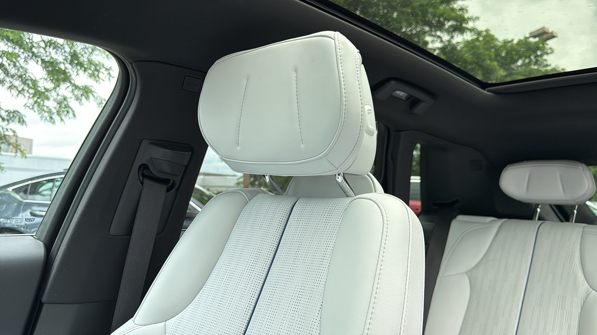 Certified 2024 Cadillac Lyriq Sport w/ LPO, Floor Liner Package AWD/4WD image 23