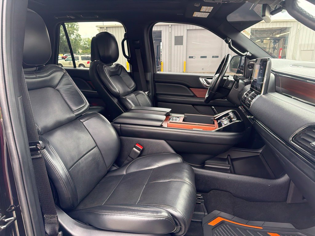 Used 2021 Lincoln Navigator Reserve AWD/4WD image 15