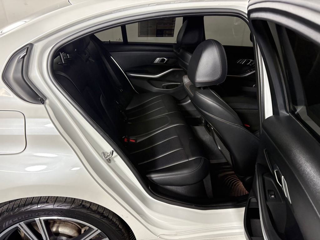 Used 2023 BMW 330i xDrive 330i xDrive w/ Premium Package image 34