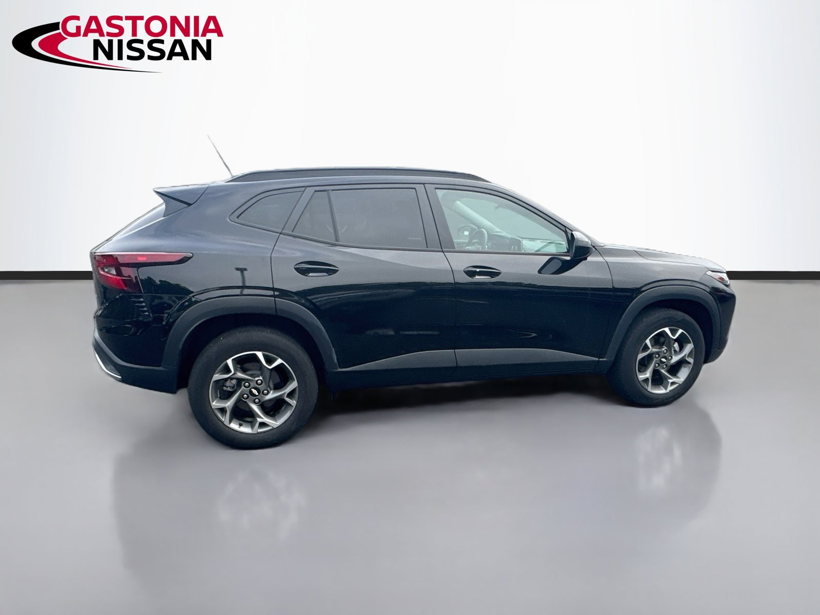 Used 2024 Chevrolet Trax LT w/ LT Convenience Package FWD image 10
