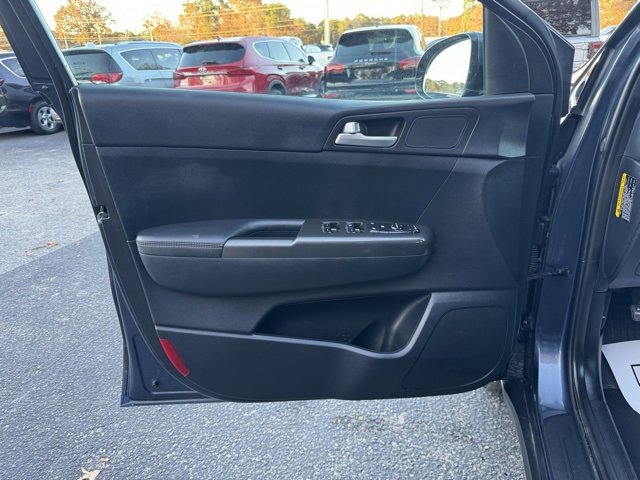 Used 2022 Kia Sportage LX w/ LX FWD Value Edition Package image 17