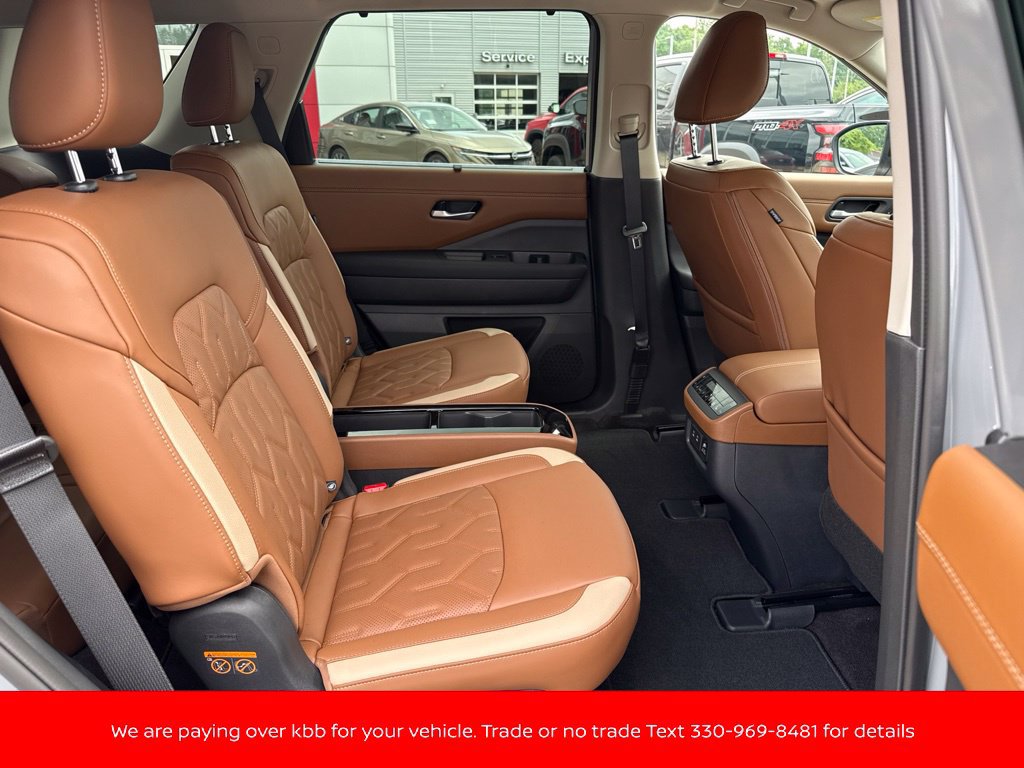 New 2026 Nissan Pathfinder Platinum w/ Accent Package AWD/4WD image 32