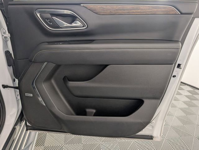 Used 2023 Chevrolet Suburban Premier image 34