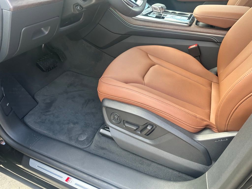 New 2026 Audi Q8 Premium Plus image 8
