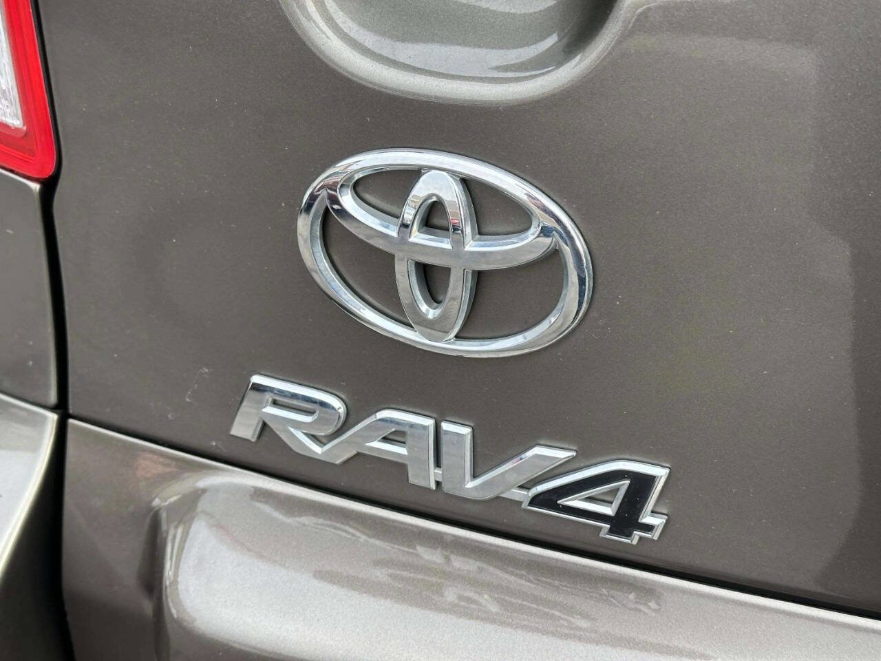 Used 2012 Toyota RAV4 4WD image 6