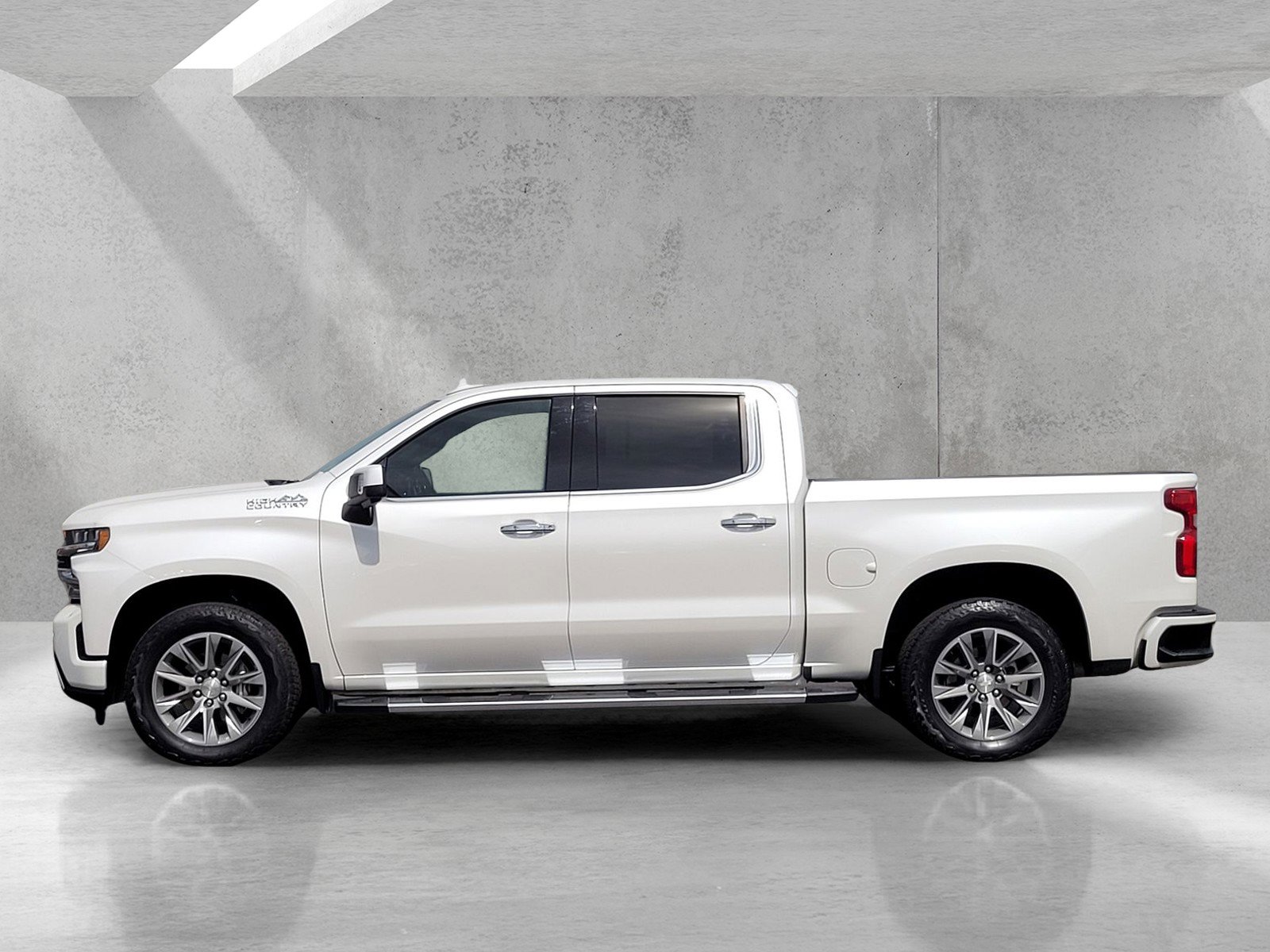 Used 2019 Chevrolet Silverado 1500 High Country w/ Technology Package image 7