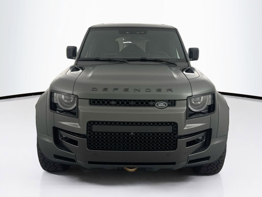 Used 2025 Land Rover Defender 110 image 2