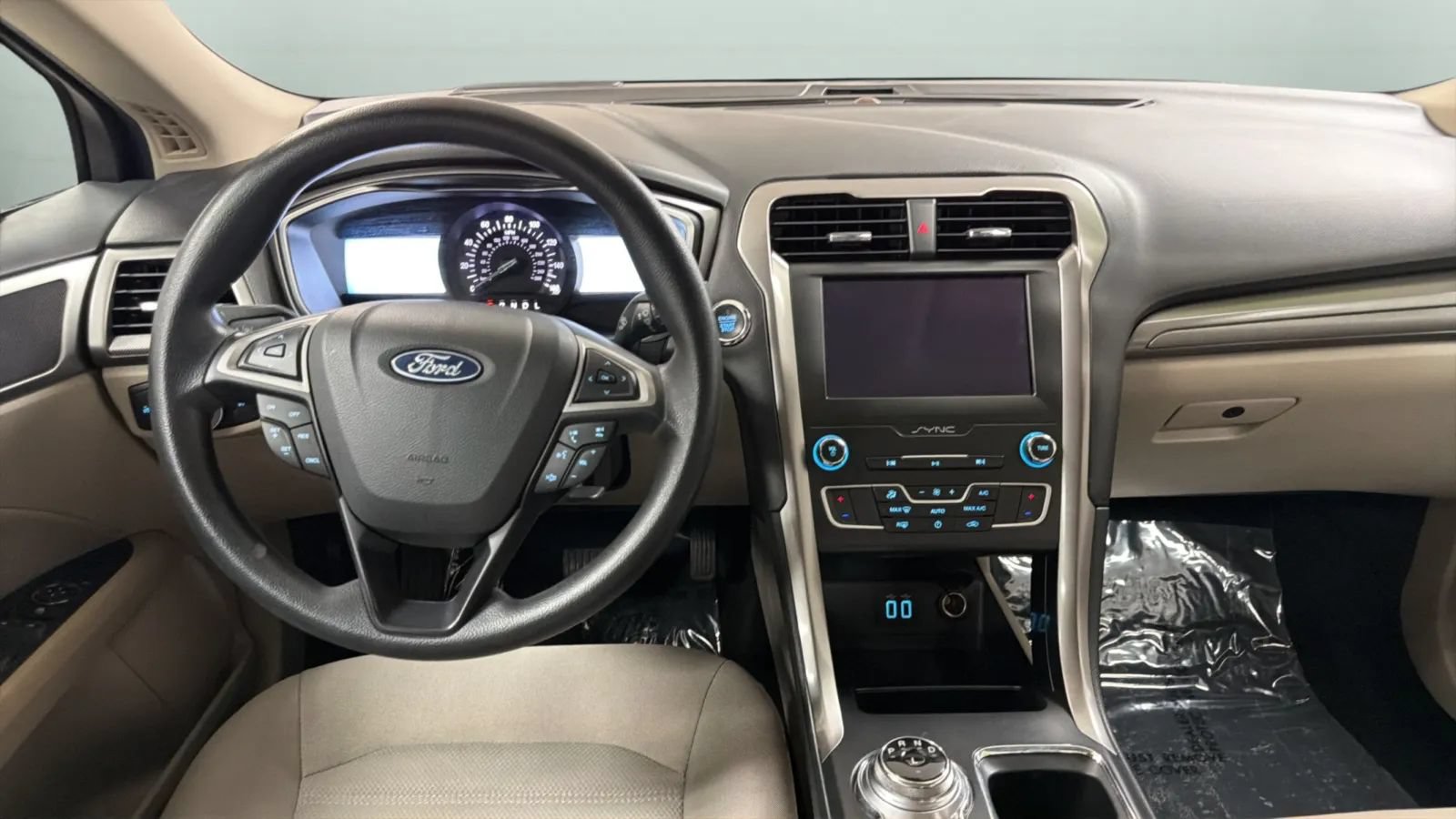 Used 2019 Ford Fusion SE FWD image 10