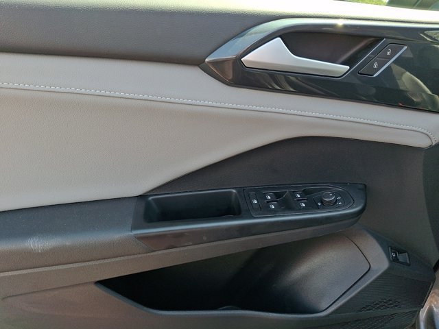 Certified 2022 Volkswagen Taos SEL AWD/4WD image 16