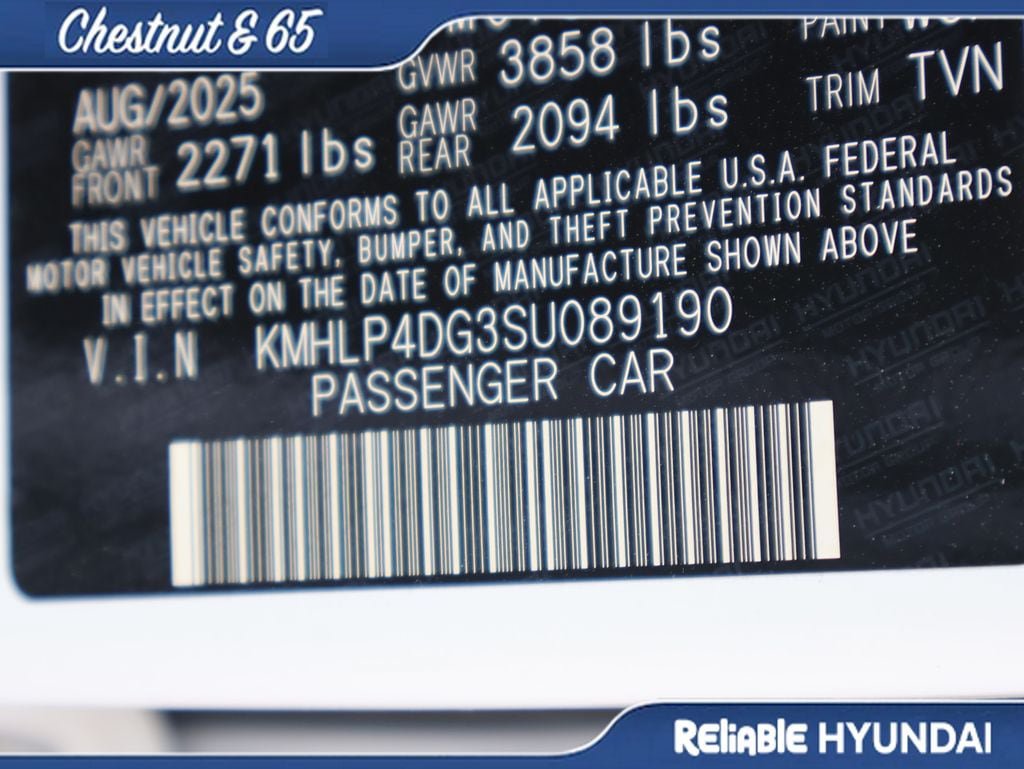 Certified 2025 Hyundai Elantra Limited FWD image 42