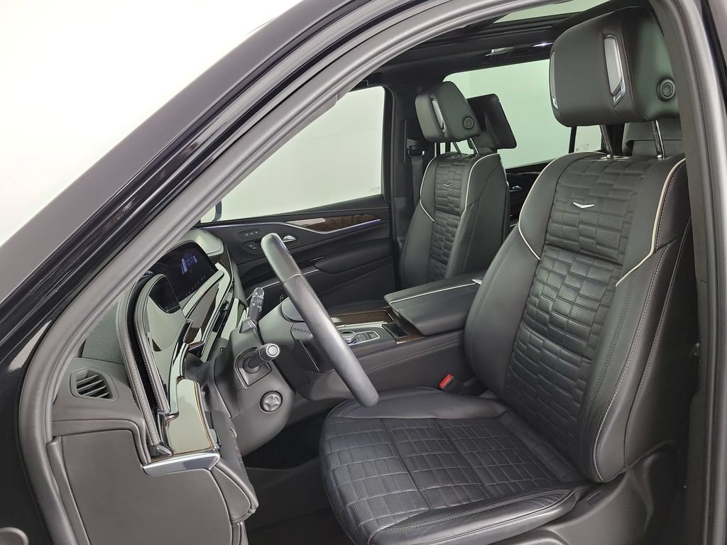 Used 2023 Cadillac Escalade ESV Premium Luxury Platinum AWD/4WD image 18