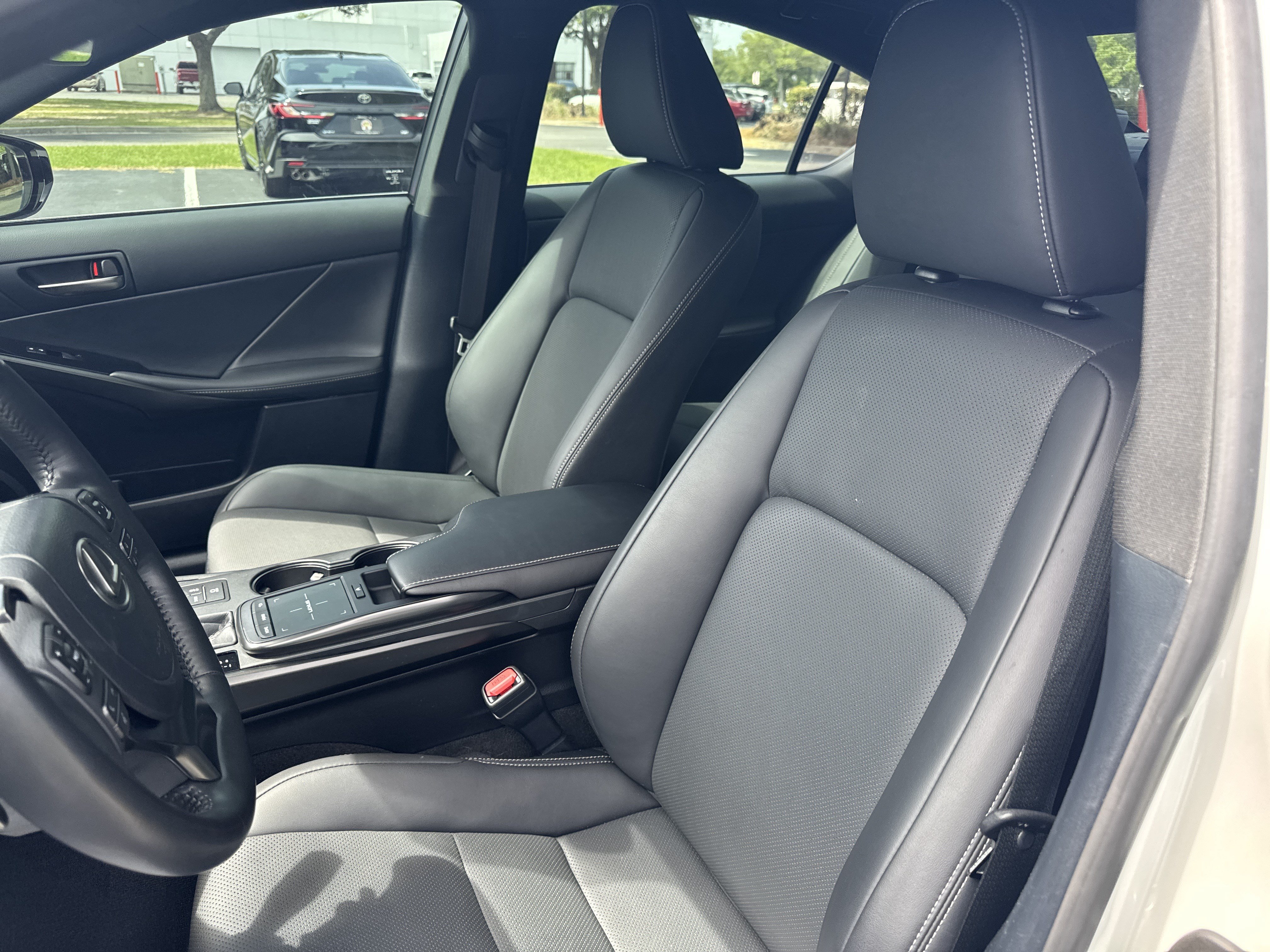 Used 2025 Lexus IS 300 w/ Comfort Package RWD image 14