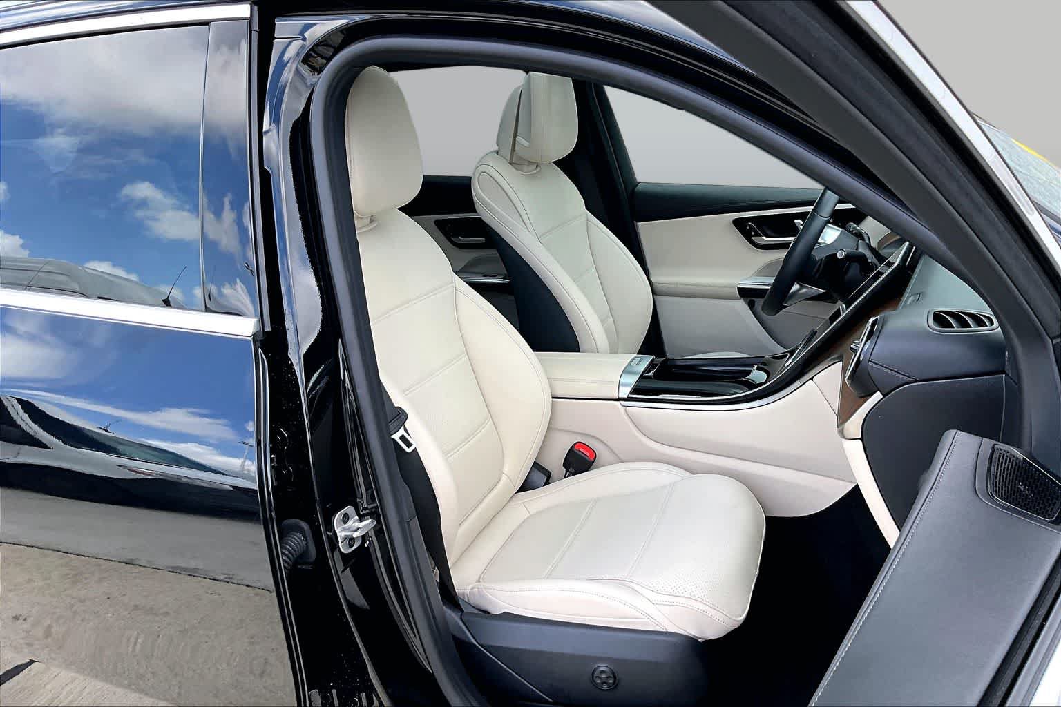 Used 2025 Mercedes-Benz GLC 300 image 9