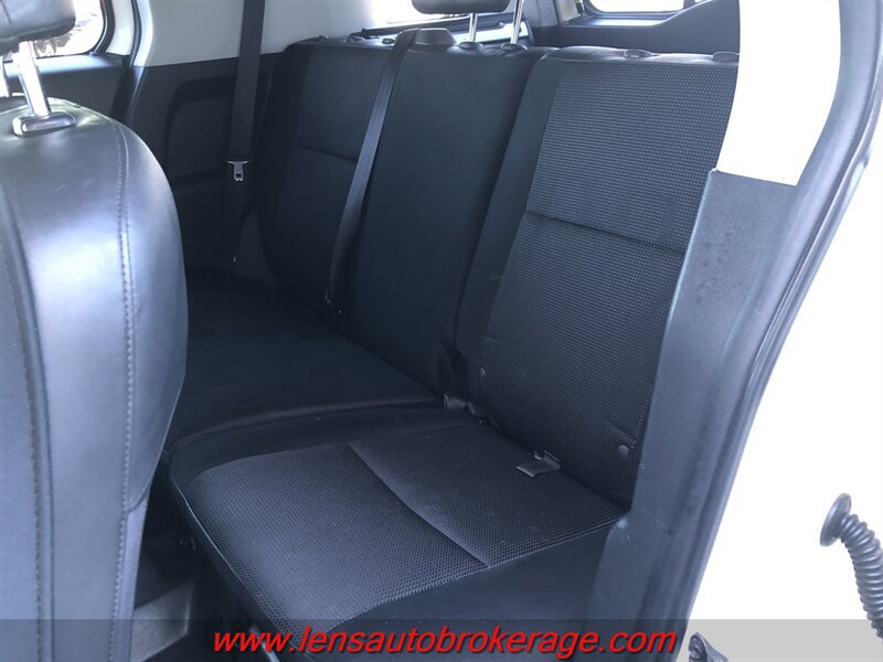 Used 2012 Toyota FJ Cruiser 4WD w/ Upgrade Pkg image 17