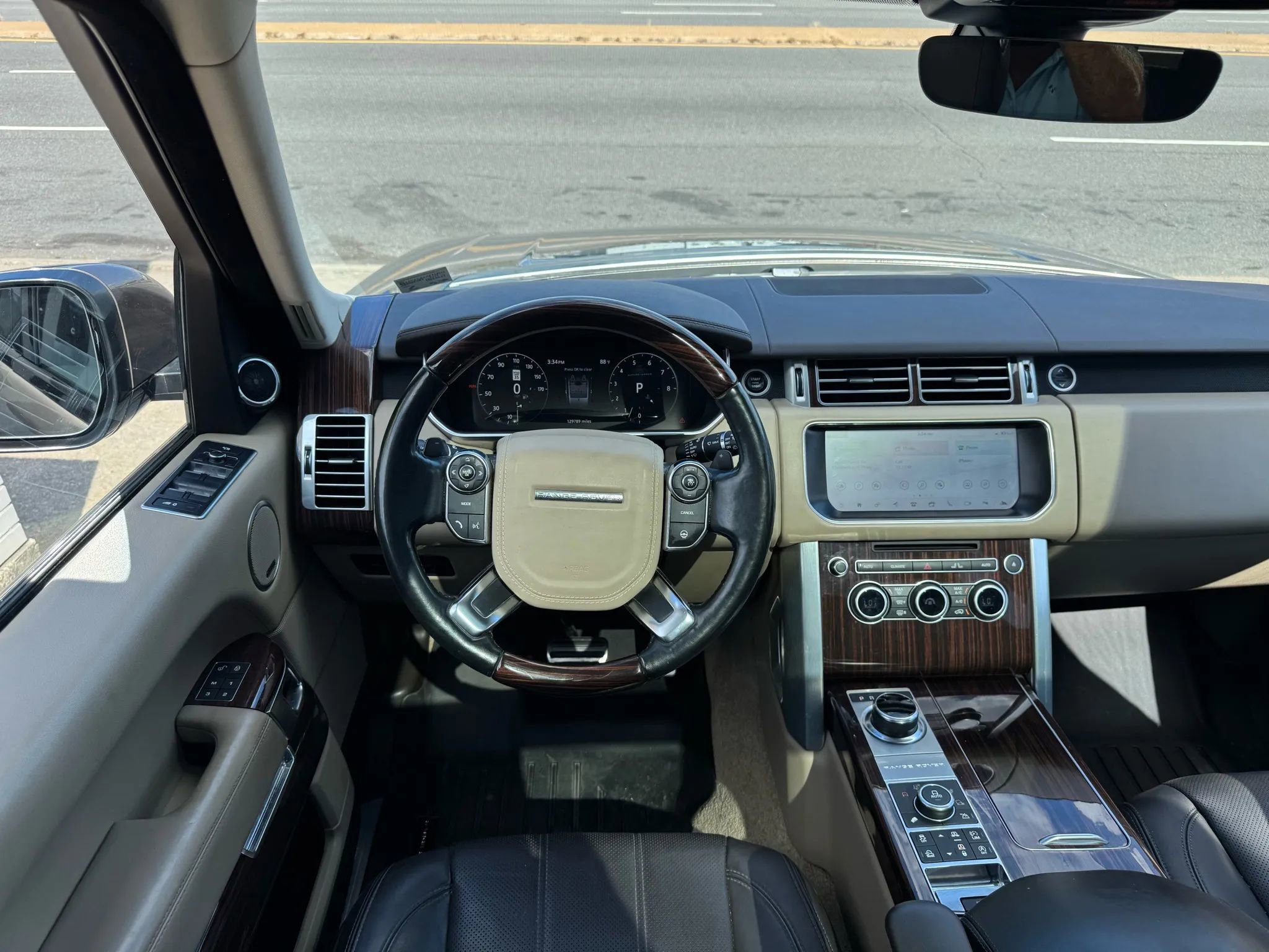 Used 2017 Land Rover Range Rover Supercharged image 30