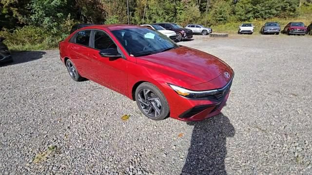 Used 2025 Hyundai Elantra Sport FWD image 12