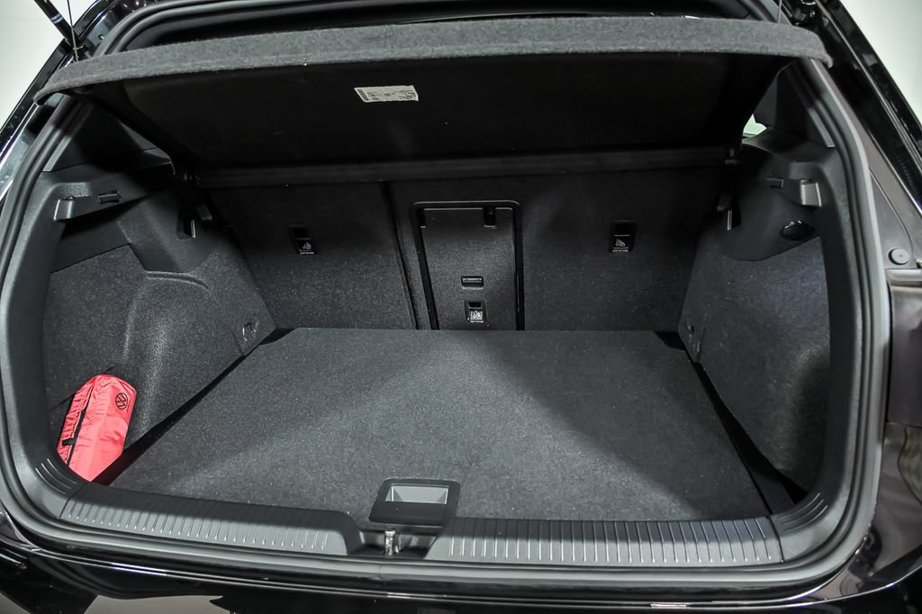 Certified 2025 Volkswagen GTI SE w/ SE Leather Seating Package FWD image 9