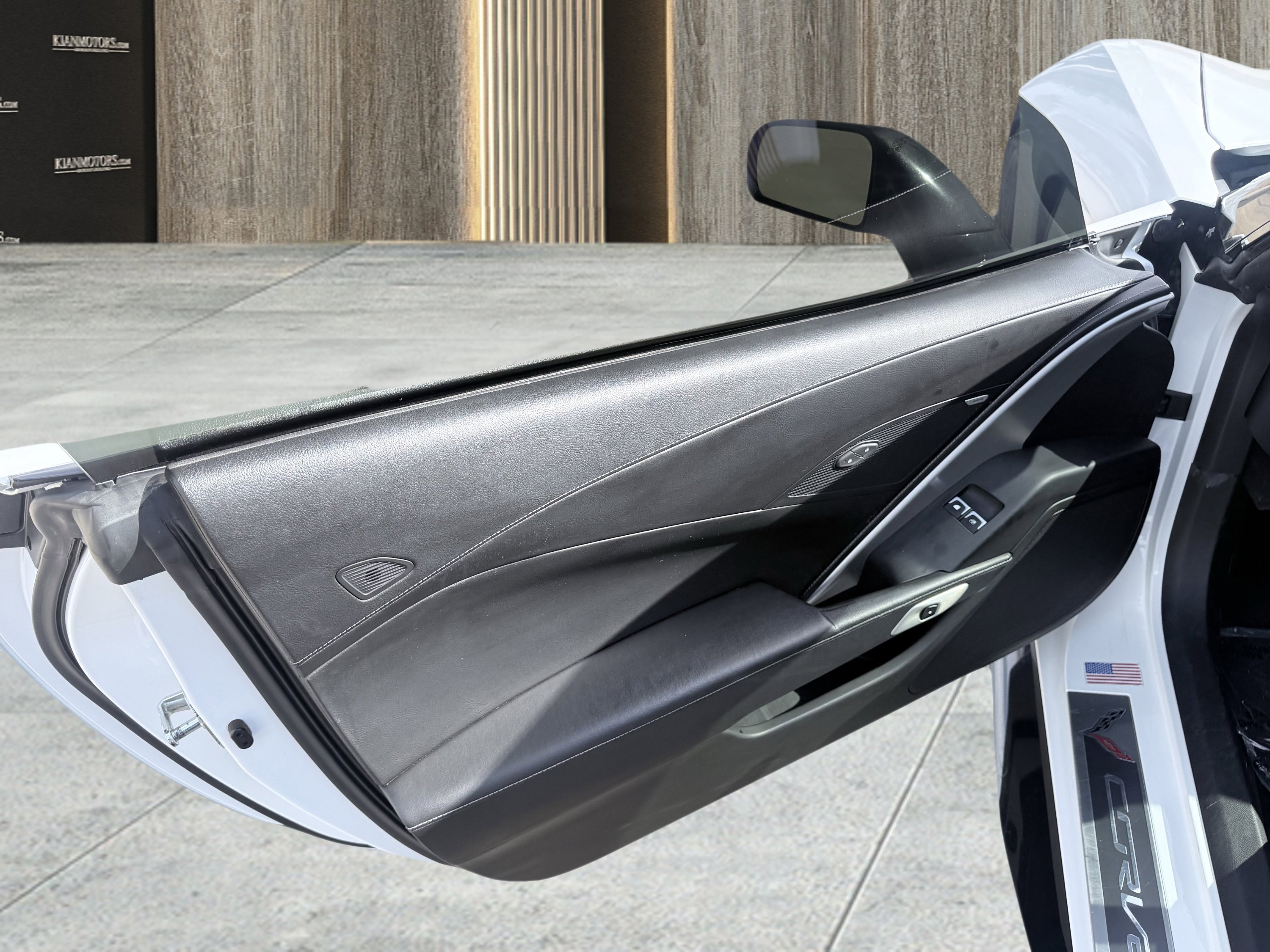 Used 2017 Chevrolet Corvette Z51 1LT w/ Carbon Flash Badge Package image 23