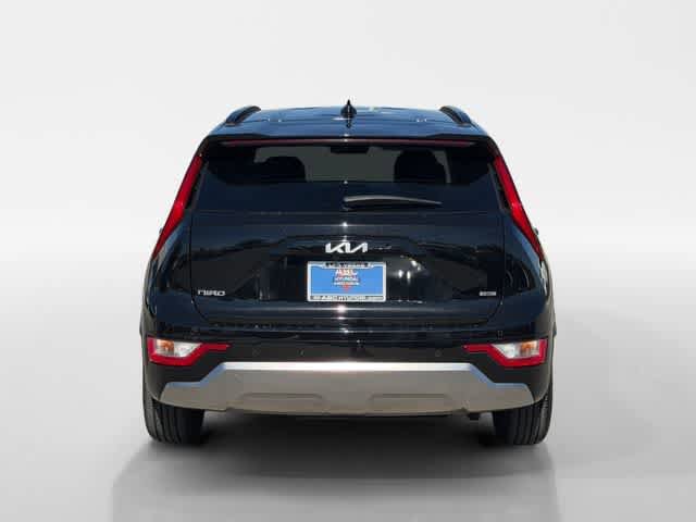 Used 2023 Kia Niro SX image 4