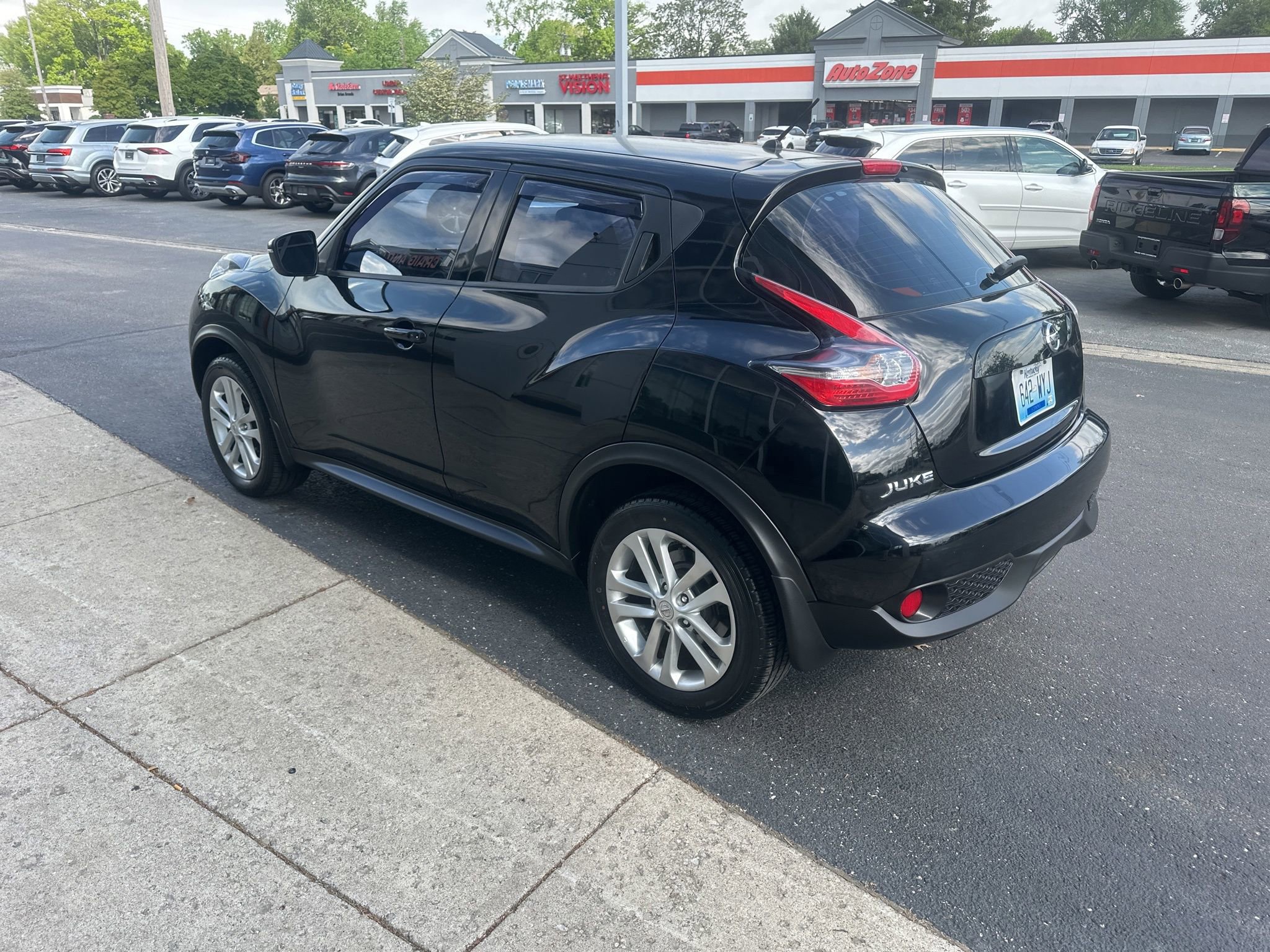 Used 2015 Nissan Juke S image 6