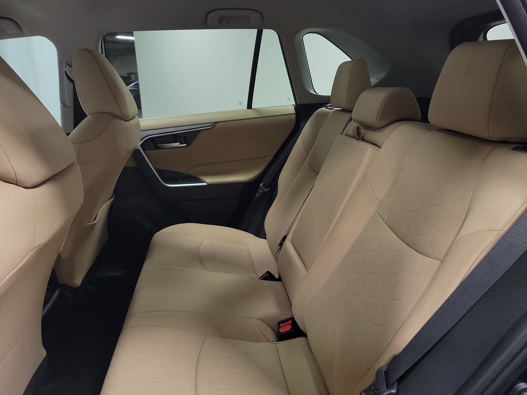 Used 2025 Toyota RAV4 XLE FWD image 20