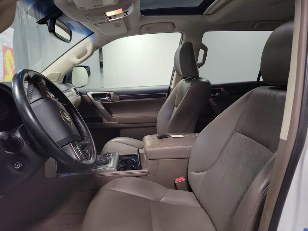 Used 2017 Lexus GX 460 w/ Navigation Package AWD/4WD image 13