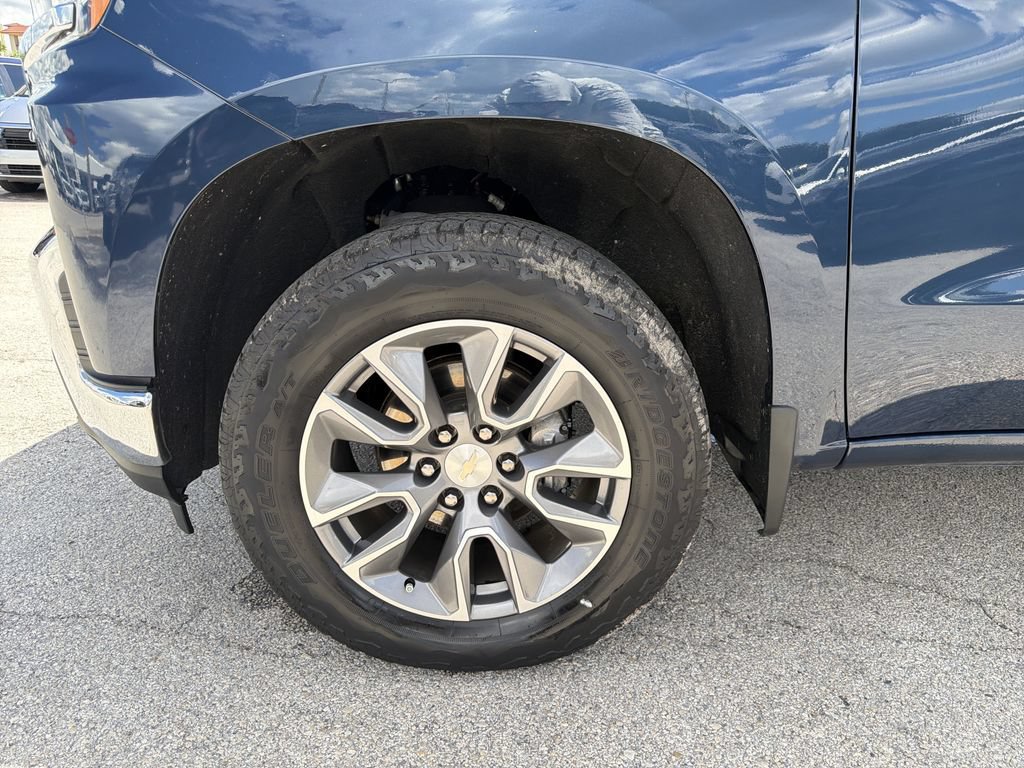 Used 2022 Chevrolet Silverado 1500 LT AWD/4WD image 33