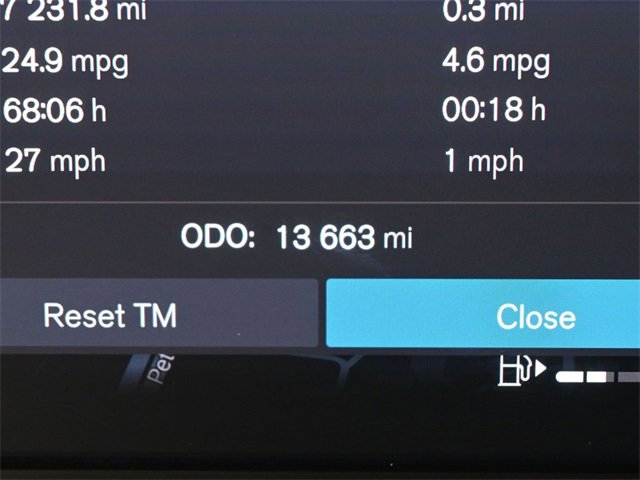 Used 2024 Volvo XC40 B5 Plus w/ Protection Package Premier image 23