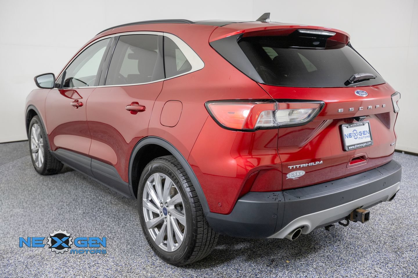 Used 2021 Ford Escape Titanium w/ Titanium Elite Package AWD/4WD image 6