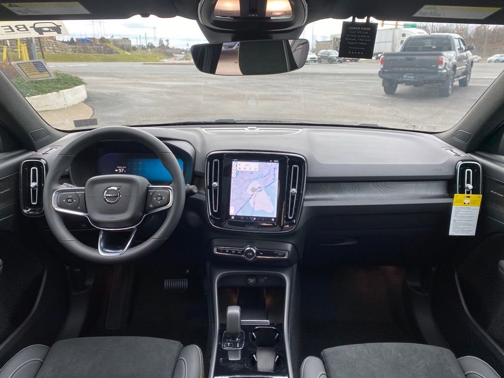 New 2024 Volvo XC40 Recharge Ultimate w/ Protection Package Premier image 39