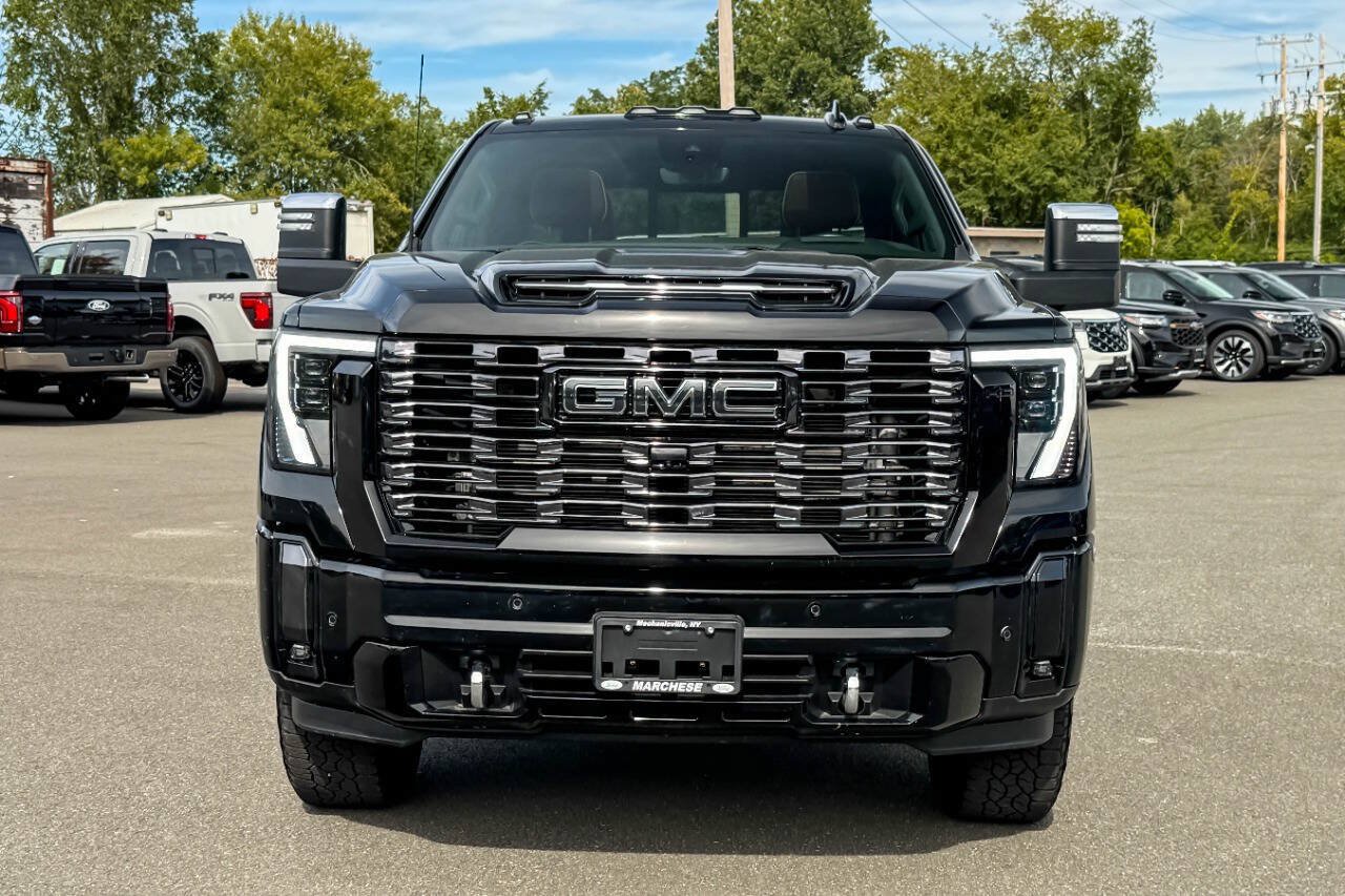 Used 2025 GMC Sierra 3500 Denali Ultimate AWD/4WD image 8