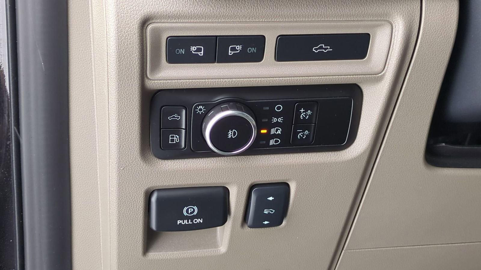 Certified 2024 Ford F150 Platinum w/ Equipment Group 703A Plus image 18