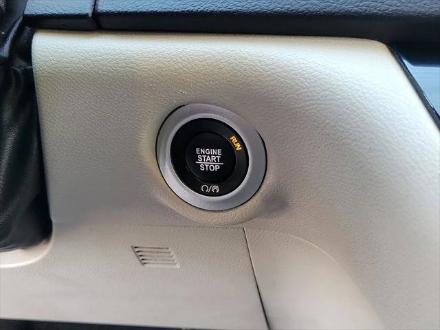 Certified 2023 Chrysler Pacifica Touring-L FWD image 13