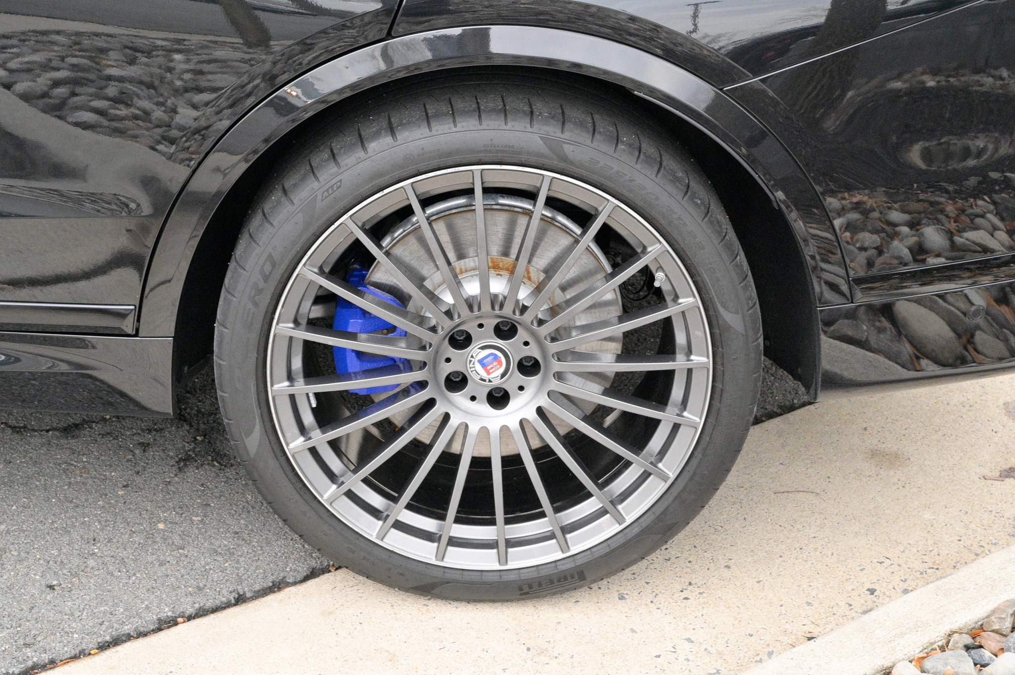 Used 2025 BMW ALPINA XB7 image 10