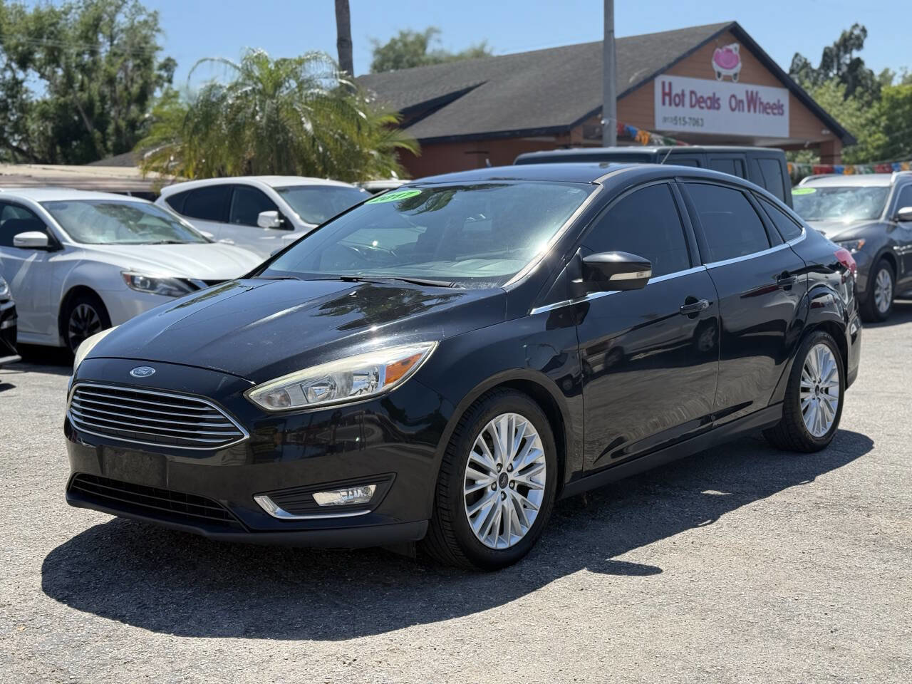 Used 2017 Ford Focus Titanium FWD image 2