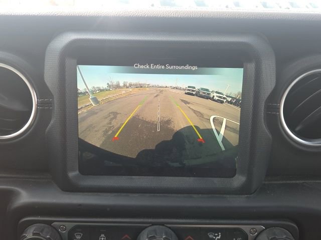 Used 2021 Jeep Wrangler Unlimited Sahara w/ Cold Weather Group image 28