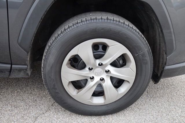 Used 2023 Toyota RAV4 LE image 14