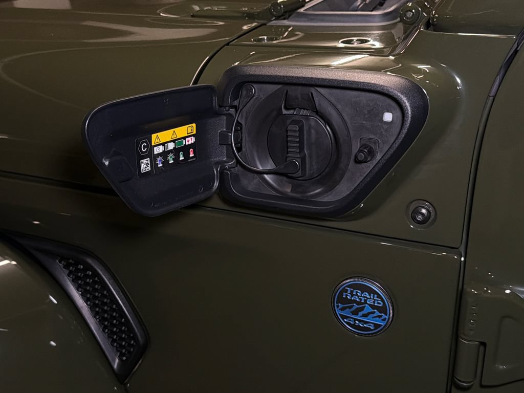 Used 2024 Jeep Wrangler High Altitude AWD/4WD image 18