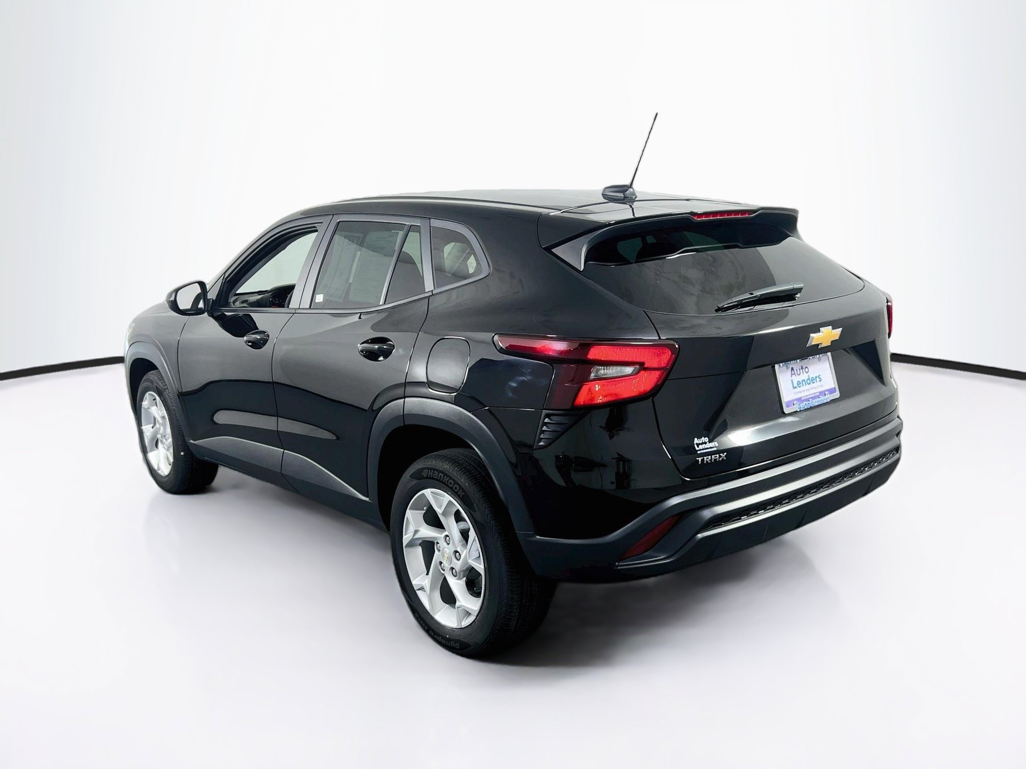 Used 2025 Chevrolet Trax LS w/ LS Convenience Package FWD image 7