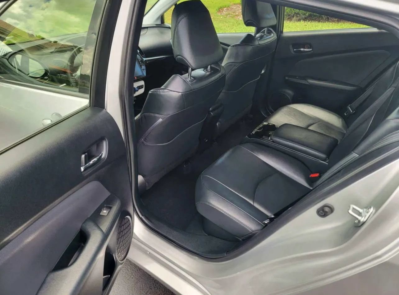 Used 2018 Toyota Prius Prime Plus image 6