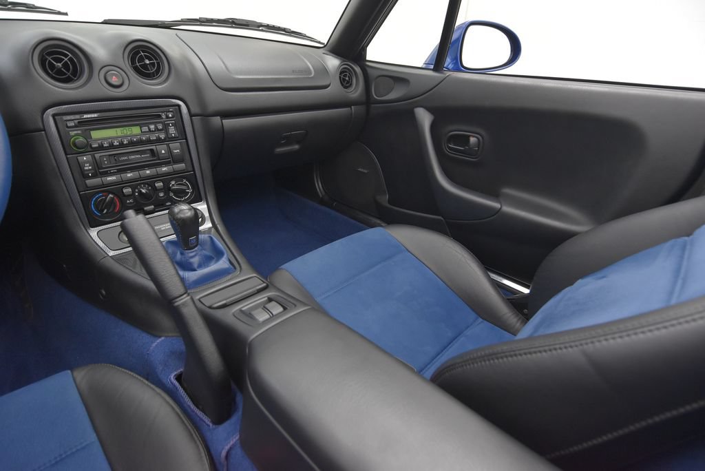 Used 1999 MAZDA MX-5 Miata 10th Anniversary Edition RWD image 28