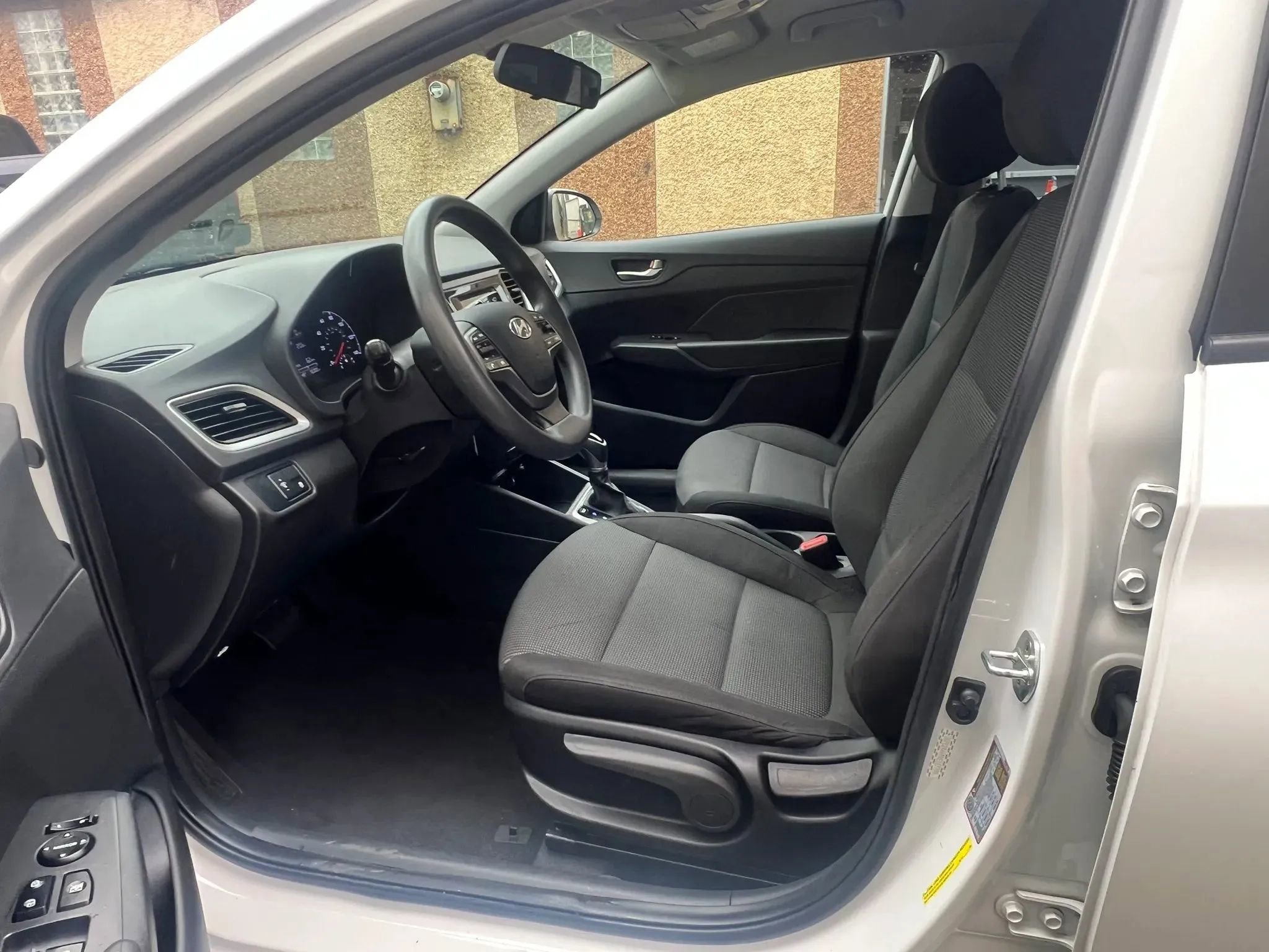 Used 2022 Hyundai Accent SE FWD image 24