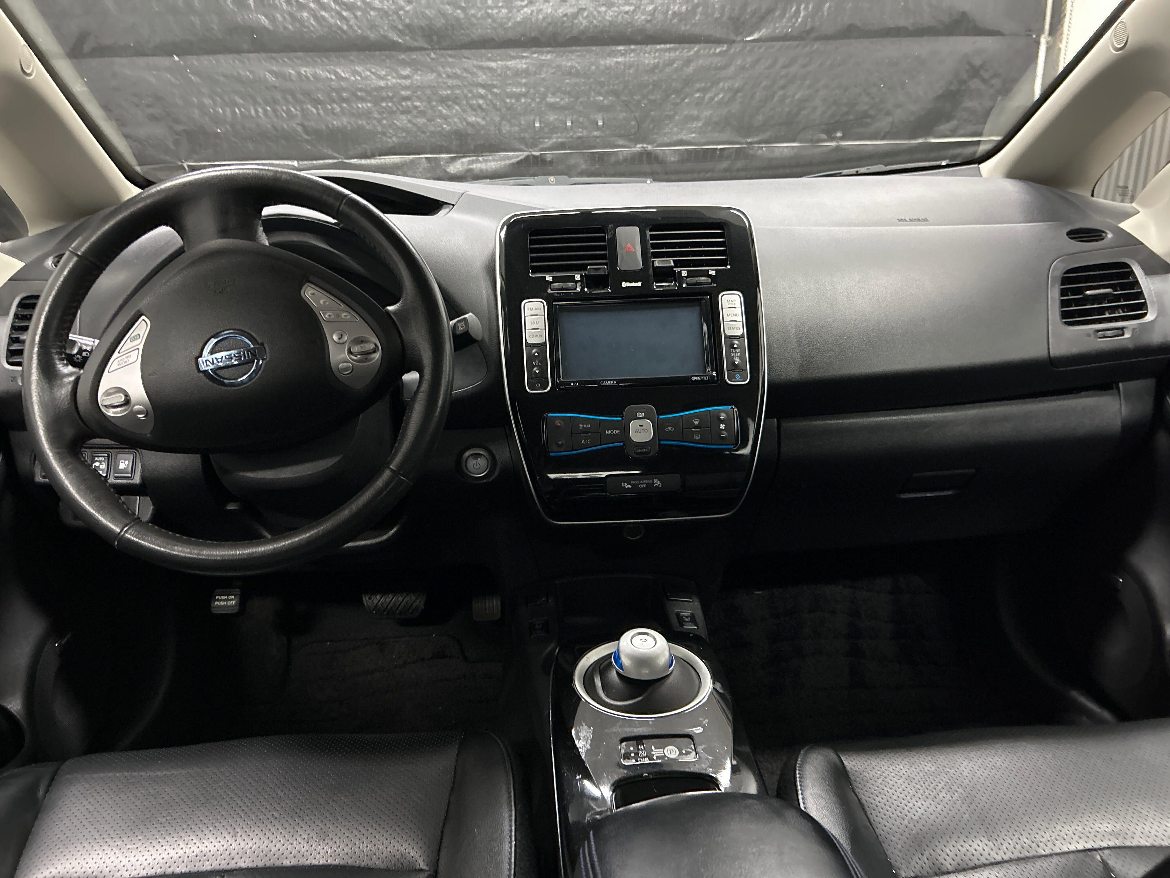 Used 2016 Nissan Leaf SL w/ Premium Package FWD image 11
