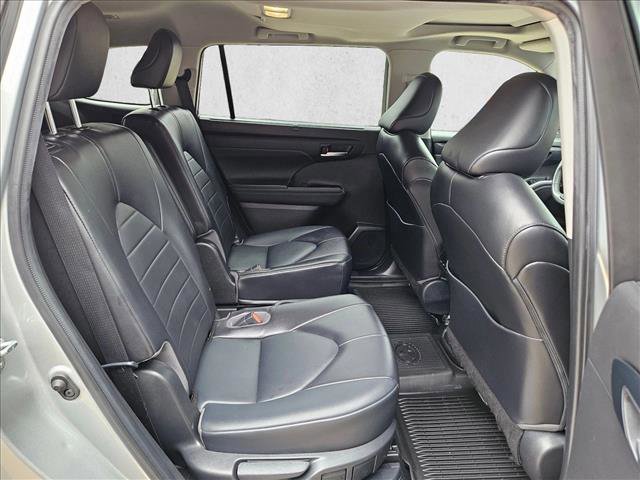 Used 2022 Toyota Highlander XLE image 21